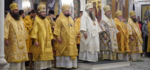 Сонм архипастырей совершил богослужения в Дивеевском монастыре в день памяти Собора нижегородских святых