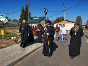 14 сентября 2023 года, епископ Городецкий и Ветлужский Парамон с архипастырским визитом посетил Крестовоздвиженский женский монастырь в д. Быдреевка
