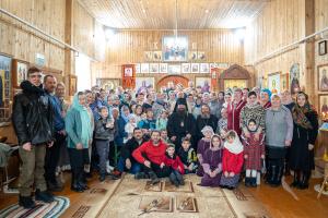 В Неделю 27-ю по Пятидесятнице епископ Городецкий и Ветлужский Парамон совершил Божественную литургию в храме иконы Божией Матери «Знамение» п. Керженец