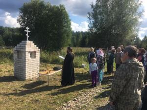 Освящение Часовенного столба в деревне Лучиновка Воскресенского благочиния