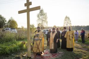 Епископ Городецкий и Ветлужский Парамон совершил молебен апостолу и евангелисту Иоанну Богослову на месте разрушенного соименного храма с. Черное