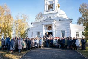 В престольный праздник Городецкого кафедрального собора Покрова Пресвятой Богородицы епископ Городецкий и Ветлужский Парамон совершил Божественную литургию