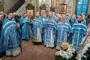 В Городецком Феодоровском мужском монастыре состоялась торжественная встреча ковчега с частицей Ризы Пресвятой Богородицы