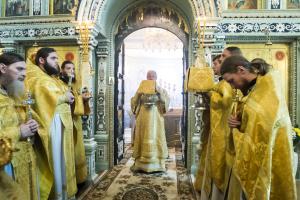 11 октября епископ Городецкий и Ветлужский Августин совершил Божественную литургию в Феодоровском соборе Городецкого Феодоровского мужского монастыря.