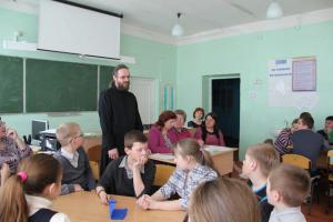 В Сокольском благочинии продолжается цикл встреч священнослужителей с педагогами и учащимися школ района