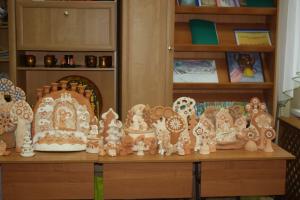 В Семеновской православной гимназии состоялись выставка и мастер-класс по изготовлению Дивеевской глиняной игрушки
