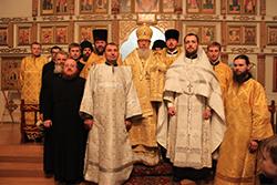 Епископ Городецкий и Ветлужский Августин совершил Божественную литургию в храме Покрова Пресвятой Богородицы поселка Красные Баки.