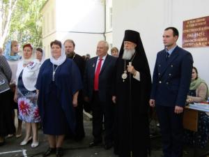 Епископ Августин открыл торжественную линейку в Семеновской православной гимназии