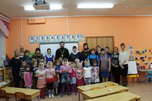 В воскресной школе «Колокольчик» в поселке Пижма Тоншаевского района прошло открытое занятие