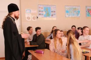 Уроки "Верный путь к счастливой семье" в Семеновском благочинии