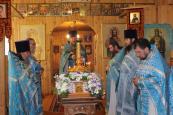 Соборное богослужение в храме иконы Божией Матери «Знамение» поселка Керженец Семеновского благочиния