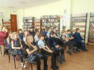 Встреча детей с книгой «Прикосновение к православию» в детской библиотеке Шаранги