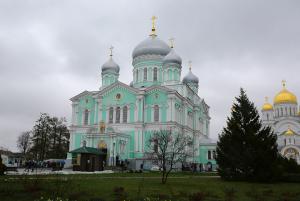 Епископ Городецкий и Ветлужский Августин принял участие в соборном богослужении в Свято-Троицком Серафимо-Дивеевском женском монастыре