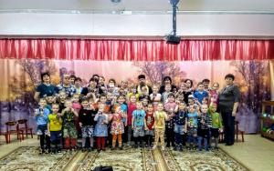 В честь праздника Крещения Господня благочинный Ковернинского округа посетил детские сады района