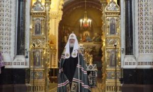 В связи с пандемией коронавируса Патриарх Кирилл призвал воздержаться от посещения храмов
