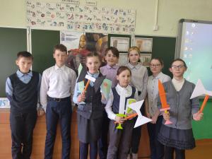 16 и 17 апреля в Большеустинской школе Шарангского района проходили уроки мужества «Живи как Невский». 