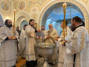 18 января, в Навечерие Богоявления, Крещенский сочельник, епископ Городецкий и Ветлужский Августин совершил Божественную литургию, Великую вечерню и чин великого освящения воды в Архиерейском подворье Пресвятой Живоначальной Троицы села Белбаж 