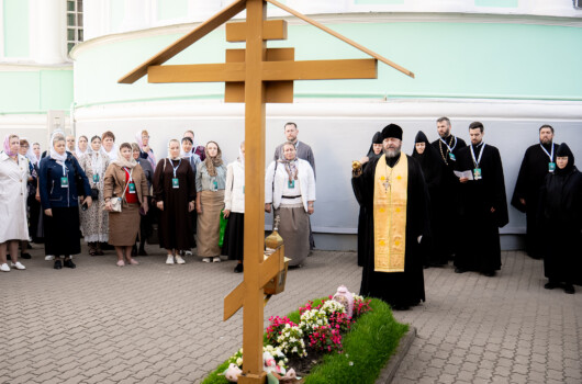 Участники конференции «Наследие преподобного Серафима Саровского и актуальные вопросы духовно-нравственного просвещения» помолились на литии по первой игумении Дивеевского монастыря