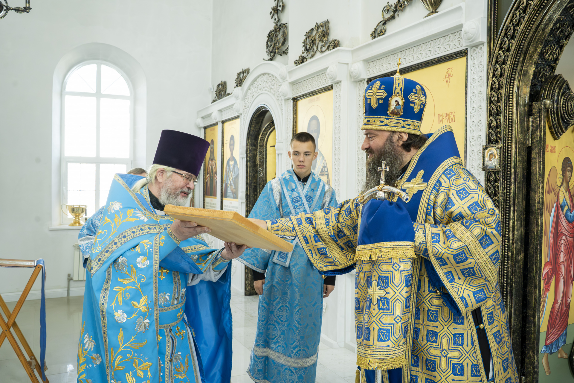 В день празднования Успения Пресвятой Богородицы епископ Городецкий и Ветлужский Парамон совершил Божественную литургию в храме святителя Николая Чудотворца р.п. Красные Баки