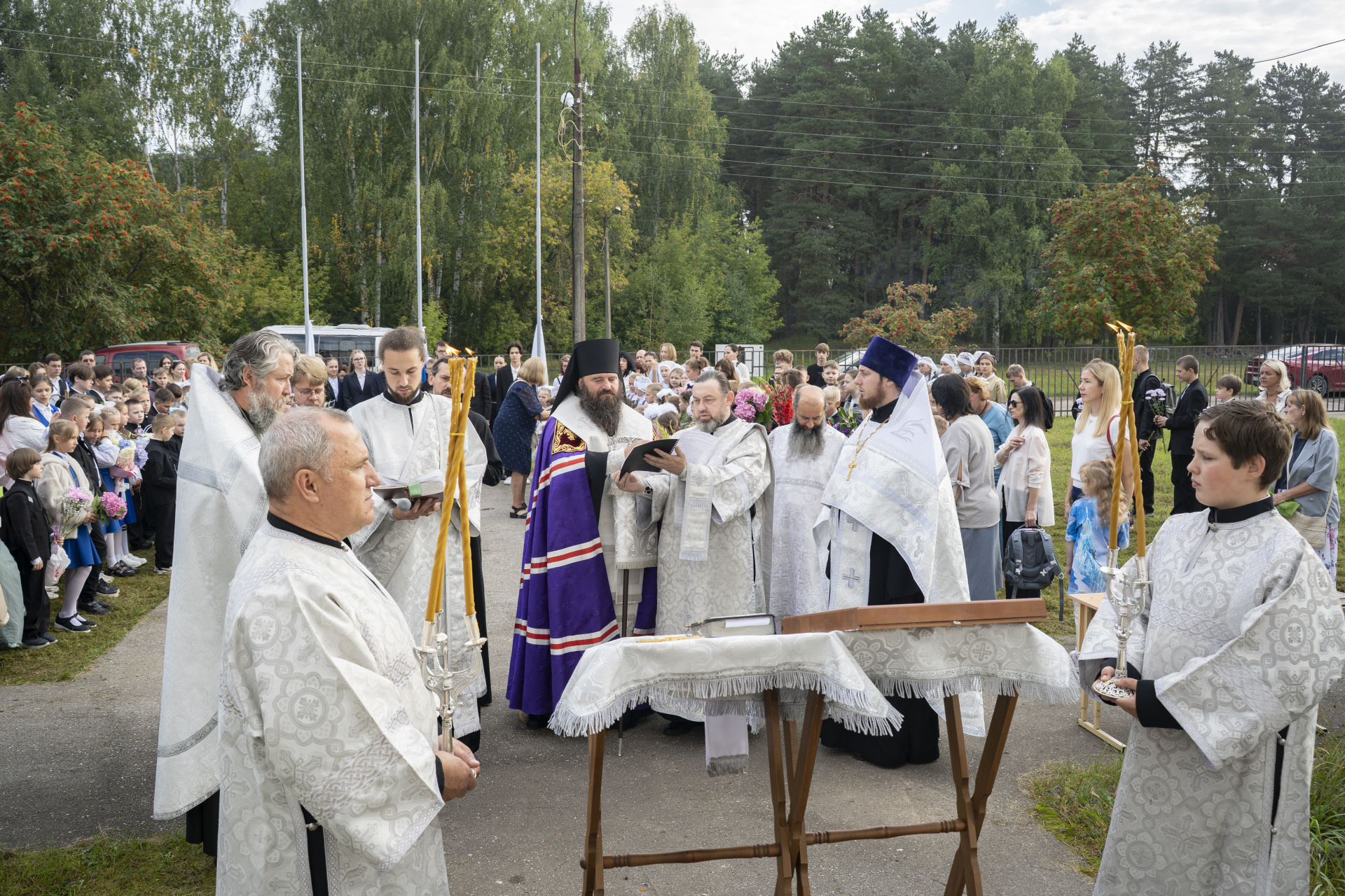 Епископ Городецкий и Ветлужский Парамон совершил молебен на начало нового учебного года в Заволжской православной гимназии