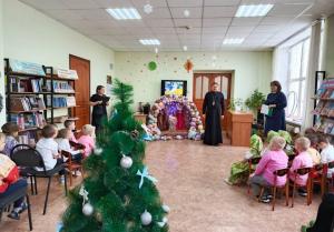 Для воспитанников МБДОУ  детского сада «Теремок» состоялись рождественские встречи «Светлый праздник Рождества», которые проходили в Шарангской детской библиотеке