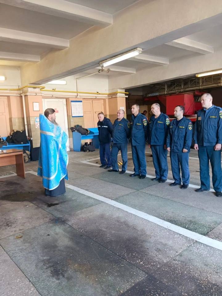 Священник Городецкого благочиния совершил молебны в пожарных частях городов Городца и Заволжья