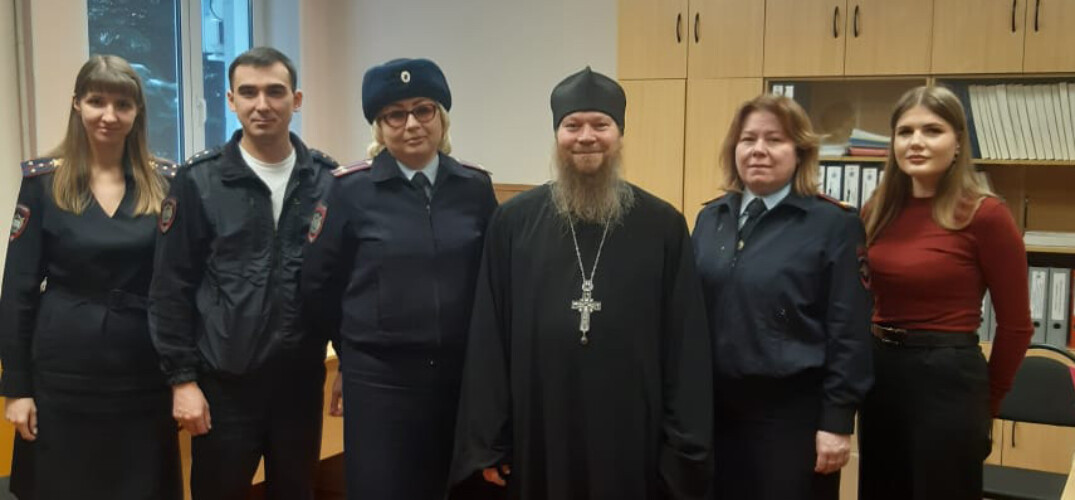 Помощник благочинного Приокского округа провел беседу с сотрудниками Нижегородской академии МВД России