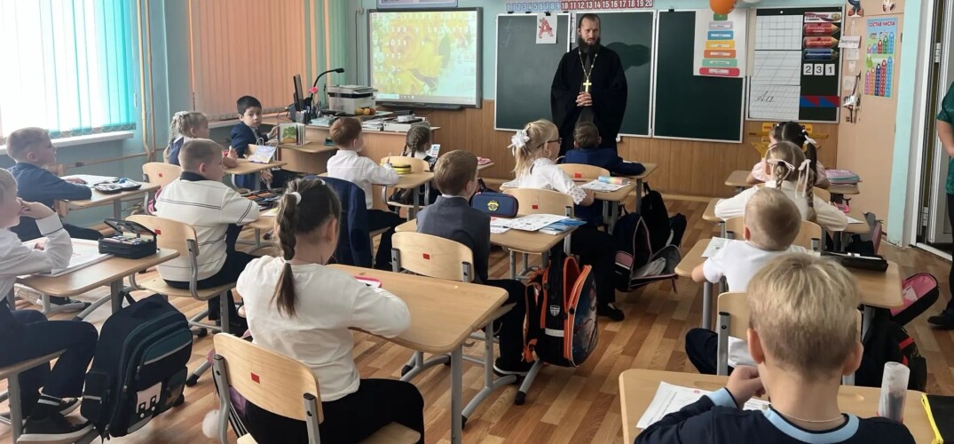 Благочинный Дальнеконстантиновского округа побеседовал со школьниками о вреде сквернословия
