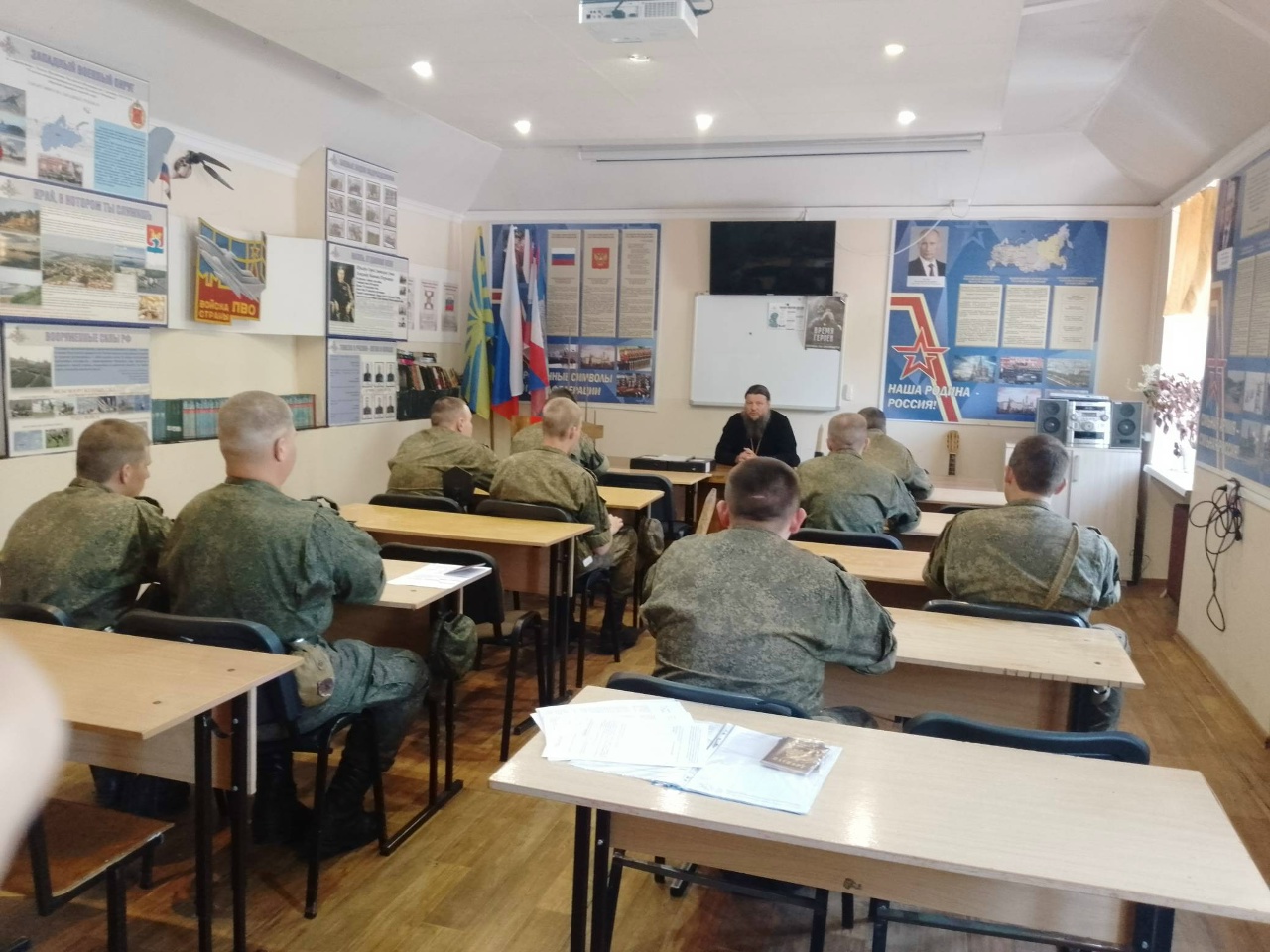 Руководитель отдела по взаимодействию с вооруженными силами Городецкой епархии провел встречу с военнослужащими