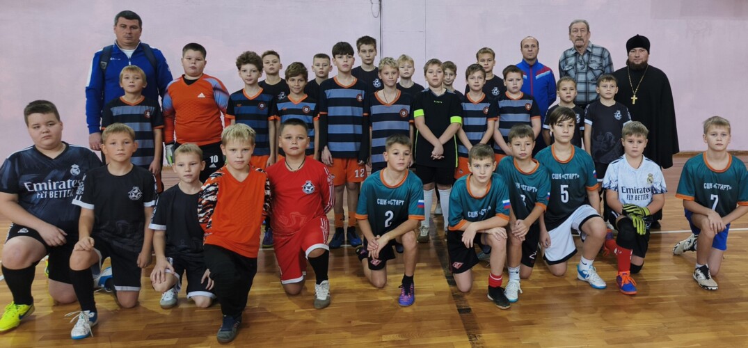 Помощник благочинного Богородского округа посетил игру по мини-футболу