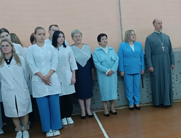 Священники Ветлужско-Уренского благочиния приняли участие в торжественных линейках, посвященных Дню знаний