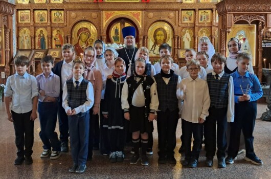 Помощник благочинного Автозаводского округа провел для школьников экскурсию по храму