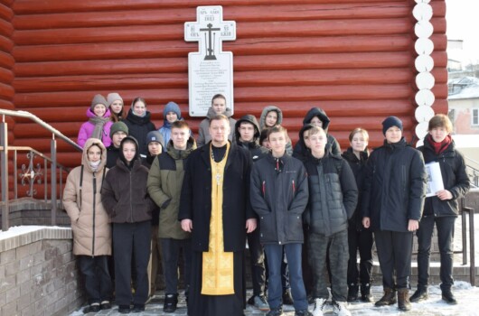 Учащиеся борской школы №12 посетили храм в честь Воскресения Христова в поселке Неклюдово