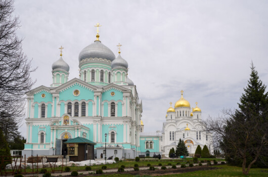 Управляющий Нижегородской епархией возглавил в Серафимо-Дивеевском монастыре утреню с акафистом Пресвятой Богородице
