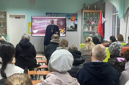 Клирик Борского благочиния провел миссионерскую встречу в средней школе №20 поселка Неклюдово