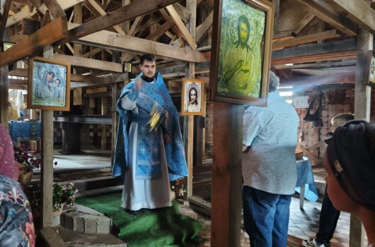 В Богородском благочинии состоялась Божественная литургия в восстанавливаемом Воскресенском храме села Подвязье