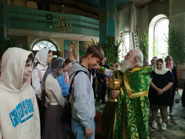 В храме Покрова Божией Матери города Шахунья состоялся молебен для учащихся, готовящихся к экзаменам