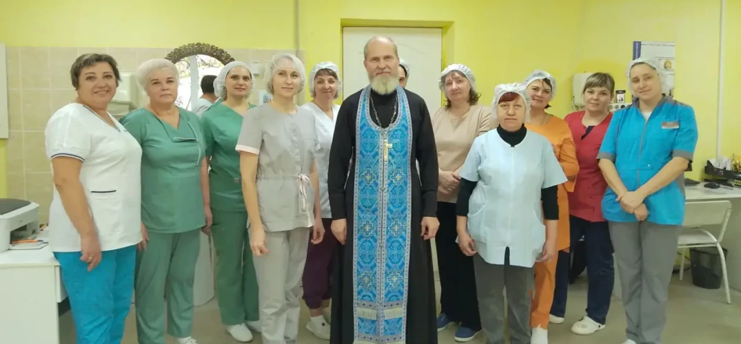 Помощник благочинного Арзамасского городского округа освятил детскую стоматологическую поликлинику
