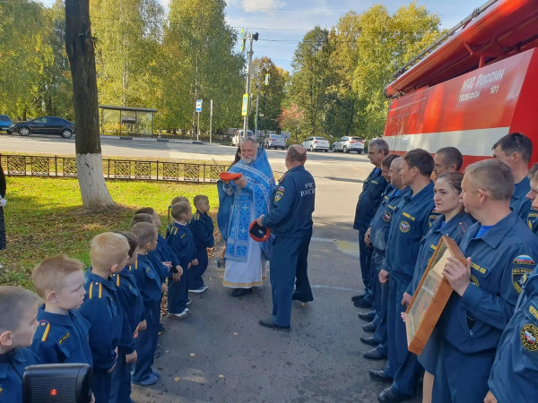 В день памяти иконы Божией Матери «Неопалимая Купина» воспитанники детского сада «Теремок» поселка Шаранга вступили в ряды отря...