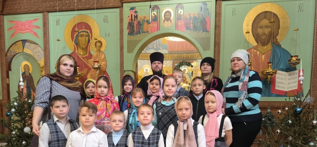Учащиеся нижегородской школы №100 посетили храм в честь святого мученика Алексия Нейдгардта в Молитовском благочинии