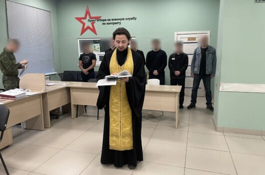 Помощник благочинного Московского округа благословил добровольцев перед отправкой в зону специальной военной операции