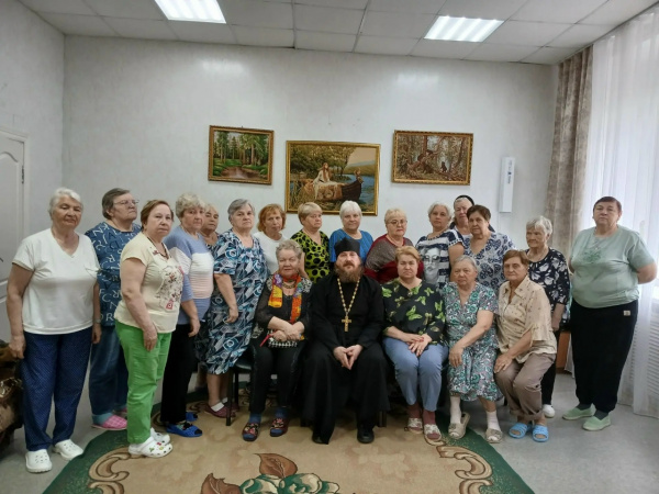 В Ветлужском СРЦИ состоялась очередная встреча отдыхающих с настоятелем храма святого великомученика Георгия Победоносца