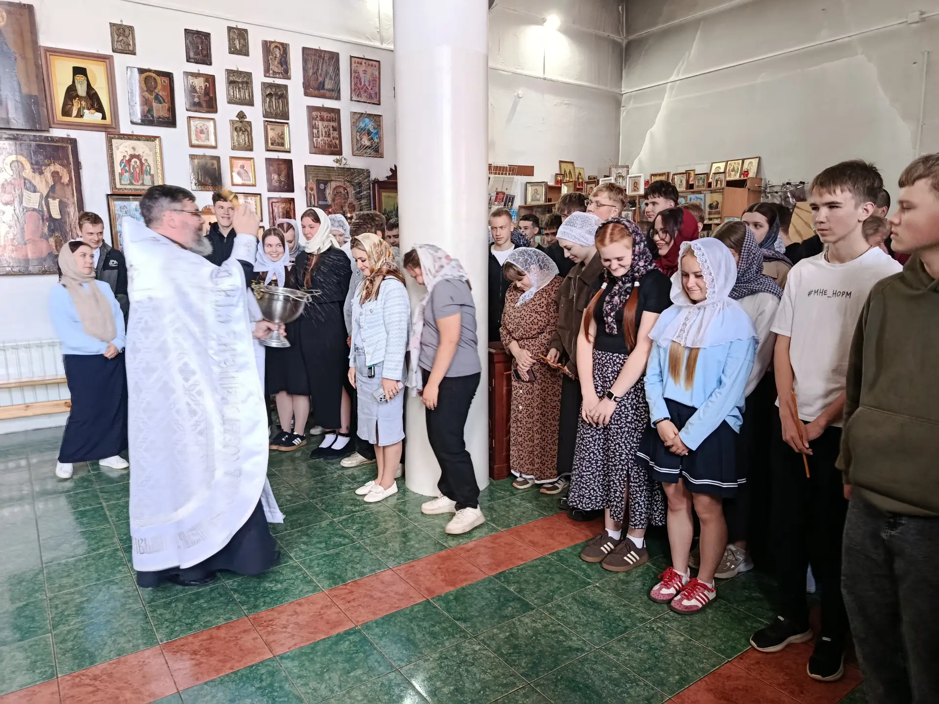 В храме Вознесения Господня поселка Ковернино прошел традиционный молебен перед выпускными экзаменами                                                                                                                                         