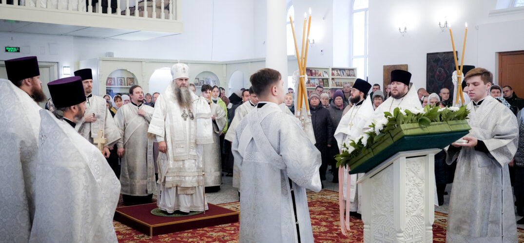 Митрополит Георгий освятил Покровский храм в селе Татарском Дальнеконстантиновского района