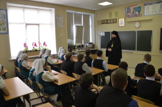 Епископ Дальнеконстантиновский Филарет провел уроки истории в Арзамасской православной гимназии