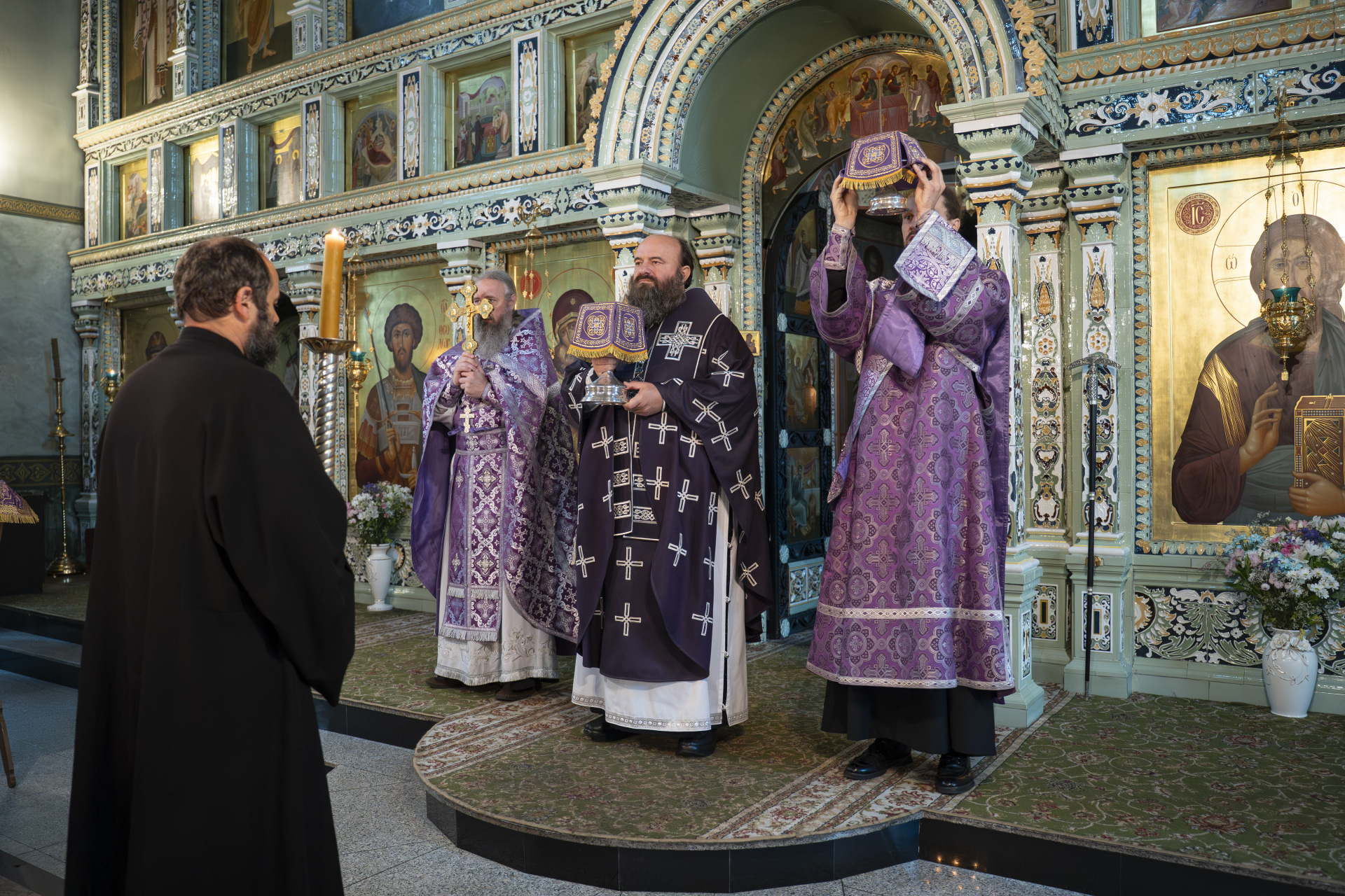 Епископ Городецкий и Ветлужский Парамон совершил Божественную литургию в Городецком Феодоровском мужском монастыре