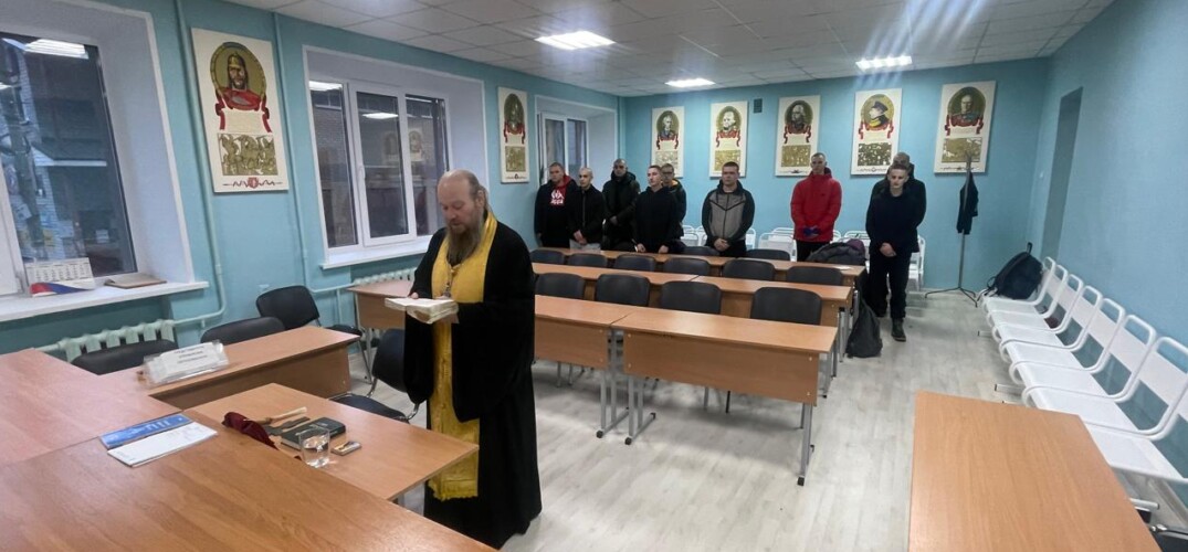 Помощник благочинного Приокского округа благословил призывников срочной службы