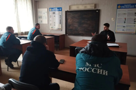 Помощник благочинного Канавинского округа провел духовную беседу с сотрудниками МЧС