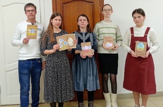 Активисты православного молодежного движения Нагорного благочиния подготовили пасхальные поздравления для бойцов специальной военной операции