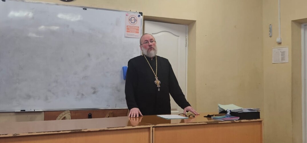 Клирик Борского благочиния принял участие в педагогическом совете на тему традиционных духовно-нравственных ценностей